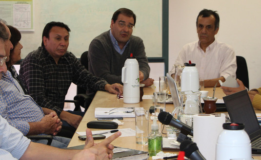 Imagen de El INYM y el ministro Garay analizaron temas de la agenda yerbatera Imagen de El INYM y el ministro Garay analizaron temas de la agenda yerbatera