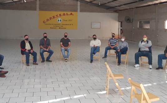 El encuentro que se concretó en la sede de la Cooperativa Tealera de Guaraní Limitada, El encuentro que se concretó en la sede de la Cooperativa Tealera de Guaraní Limitada,