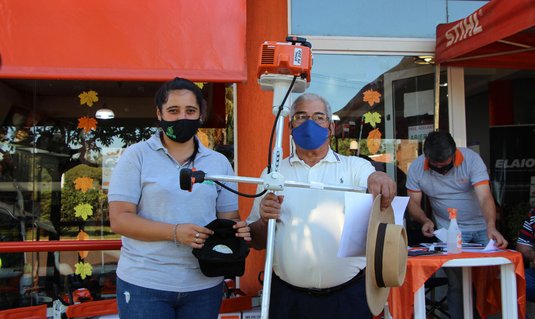 Fueron entregados 14 implementos ayer, lunes, a productores yerbateros de San Vicente.