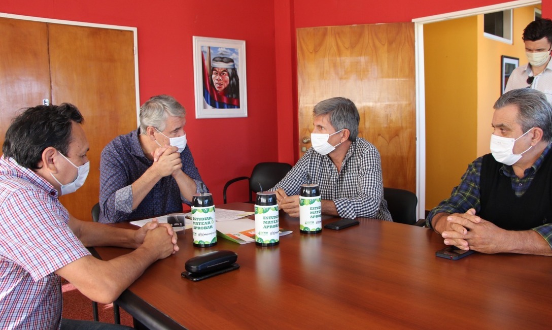 Ricardo Maciel, vicepresidente del INYM, y  Nelson Dalcolmo, acompañaron la firma del convenio.