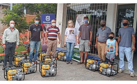 Imagen de Se entregaron las 12 primeras motobombas a productores afectados por sequía Imagen de Se entregaron las 12 primeras motobombas a productores afectados por sequía