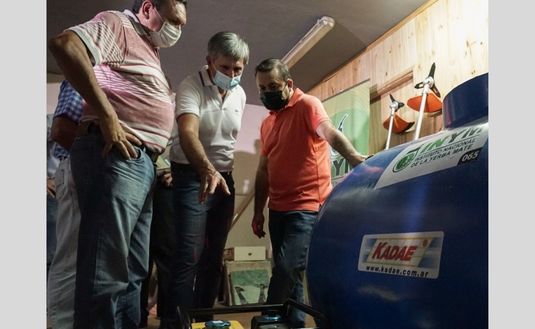 Imagen de Junto al gobernador Herrera Ahuad, el INYM entregó más de 50 implementos a productores Imagen de Junto al gobernador Herrera Ahuad, el INYM entregó más de 50 implementos a productores