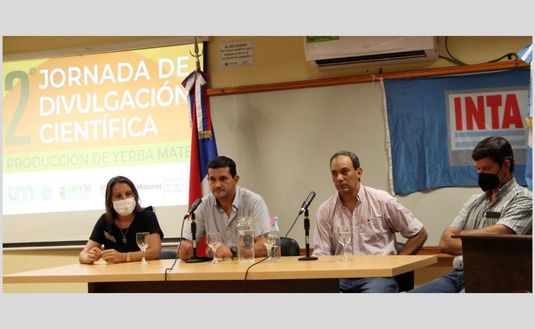 Luciana Imbrogno, del Min. del Agro; Fabián Romero, de la UNaM; Jonas Petterson del INYM  y Mario Kryvenki. del INTA, inauguraron la Jornada.