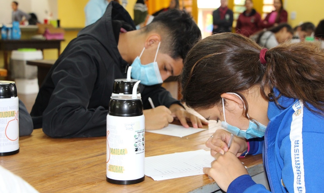 Imagen de Casi 90 alumnos de la EFA de Los Helechos estudian con el Mate en la Escuela