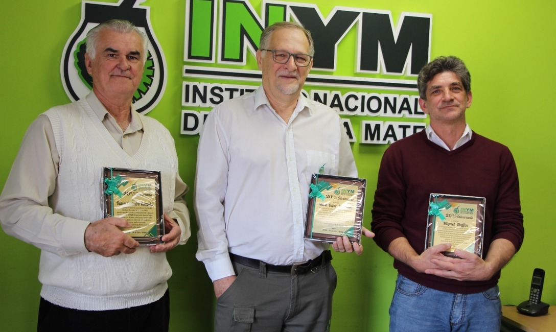Imagen de Reconocimiento a los primeros empleados del INYM