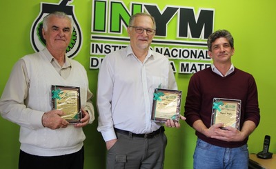 Imagen de Reconocimiento a los primeros empleados del INYM