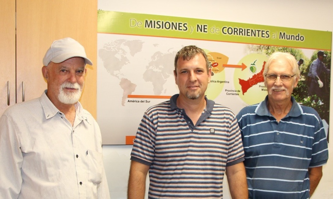 Luis Grezak, presidente de CAFICLA; Elian Genski, y Elio Genski, tesorero de la cooperativa.