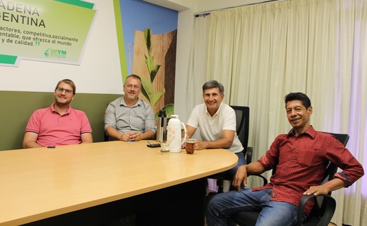 Imagen de Reunión con el cacique de Ara Pyau Imagen de Reunión con el cacique de Ara Pyau