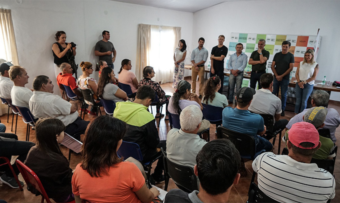 Imagen de Peque&ntilde;os productores de Campo Grande recibieron sus carnets para la Cobertura de Salud