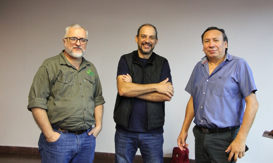 Directores representantes de los Productores : Claudio Hacklander y Jonas Petterson; junto al Vicepresidente del Instituto, Ricardo Maciel.