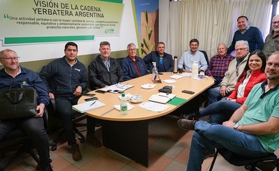 Imagen de Reunión con directivos del Centro Paraguayo Yerbatero
