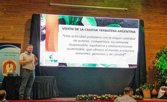 Imagen de La yerba mate argentina en el Congreso Sudamericano