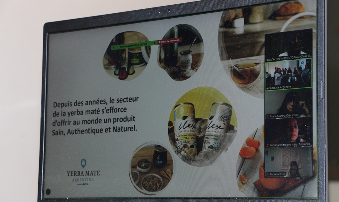 Imagen de D&iacute;a Nacional del Mate en Francia, con &eacute;nfasis en la Yerba Mate Argentina que se produce cuidando la naturaleza