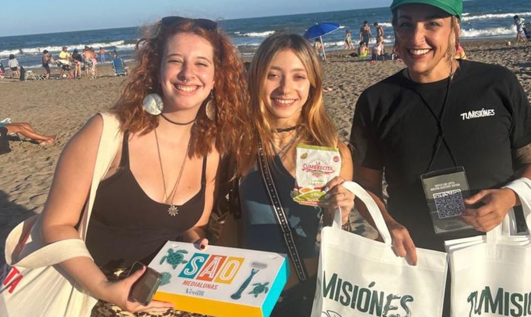 Imagen de Yerba Mate Argentina en la playa