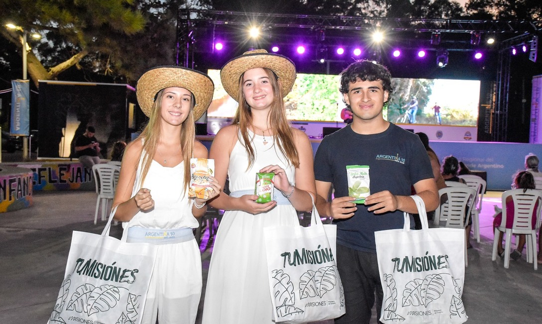 Imagen de Yerba Mate Argentina en la playa