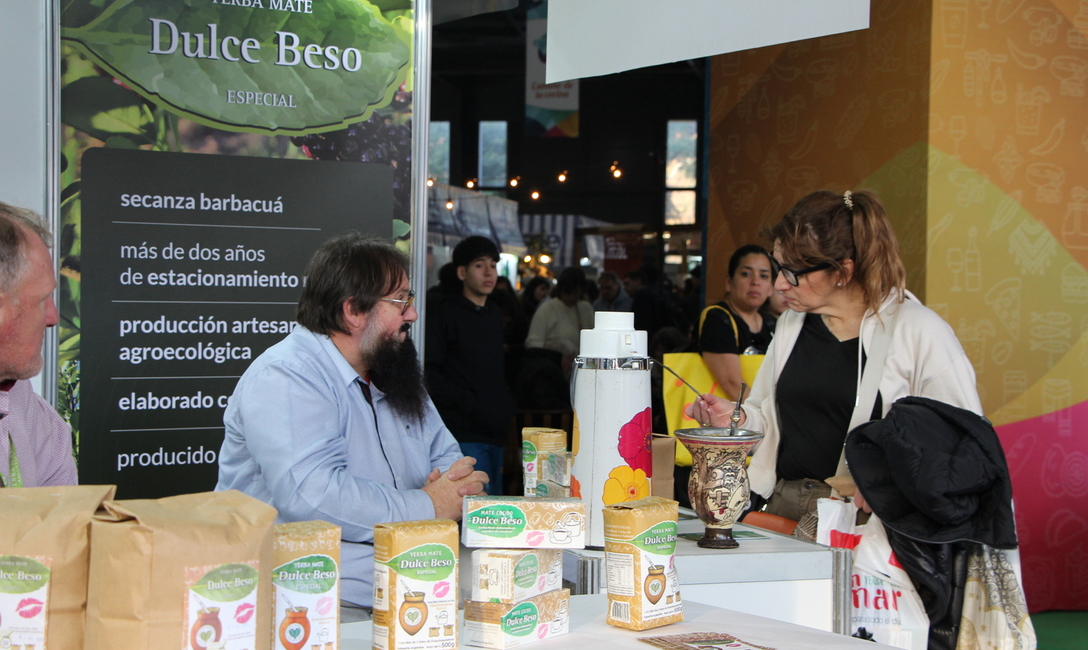 La marca Dulce Beso, de Jorge Miguel Butiuk, es otra opción con marcada impronta ambiental y posee secanza barbacuá