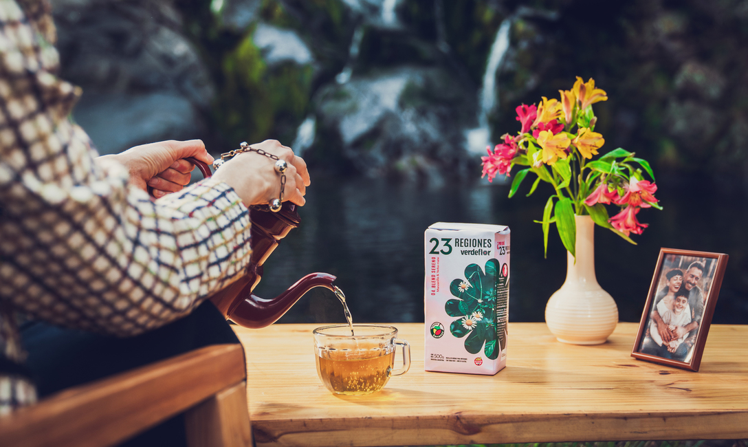 ...en busca de las mejores hierbas aromáticas.