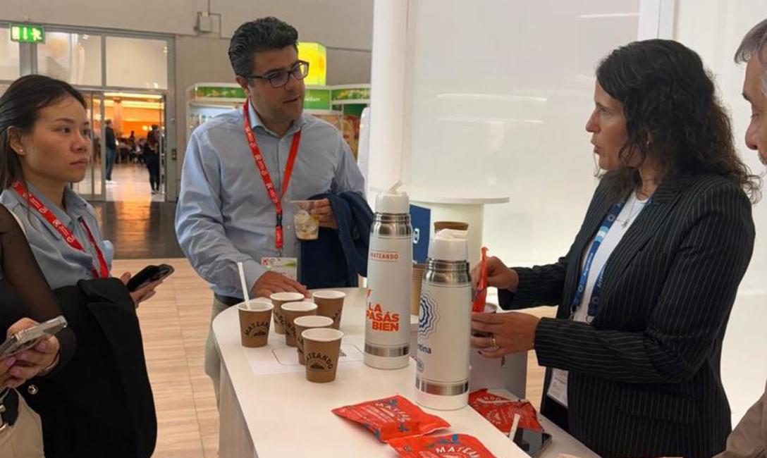 Imagen de El INYM y 13 empresas y cooperativas buscan sumar consumidores y consolidar el mercado de la Yerba Mate Argentina en la feria ANUGA 2025, en Alemania