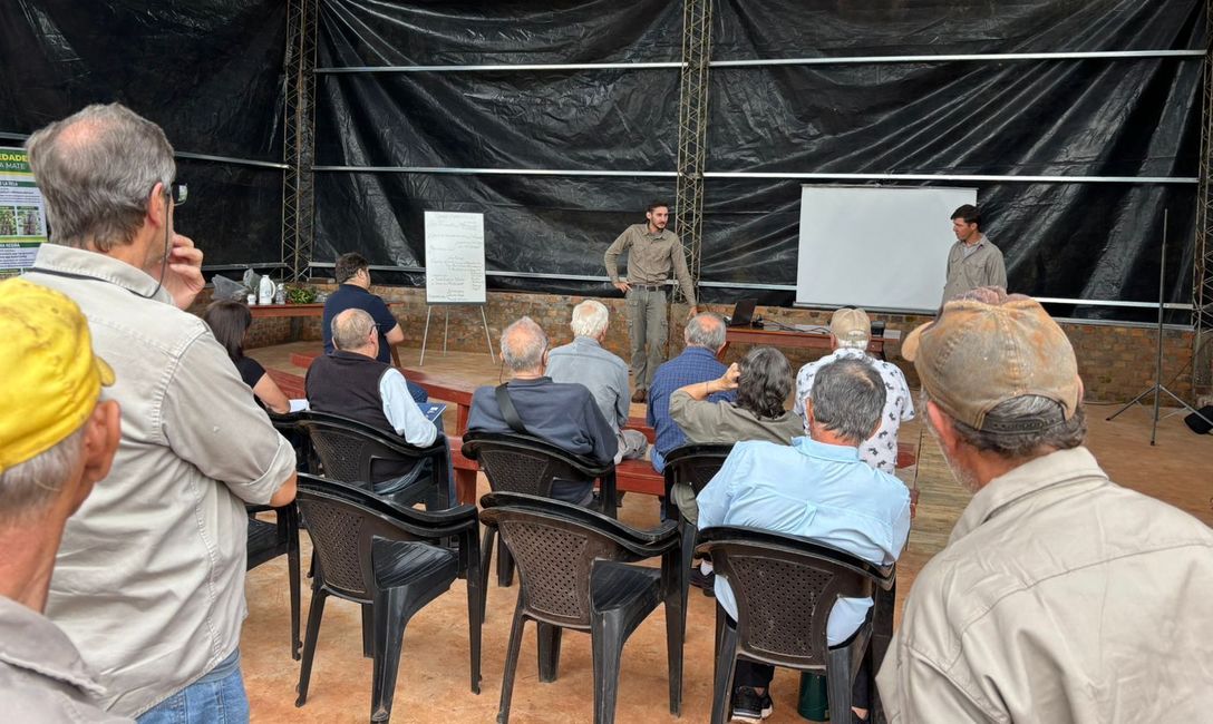 Imagen de Capacitaci&oacute;n del SEY sobre plagas y enfermedades en yerba mate con productores de Ober&aacute;