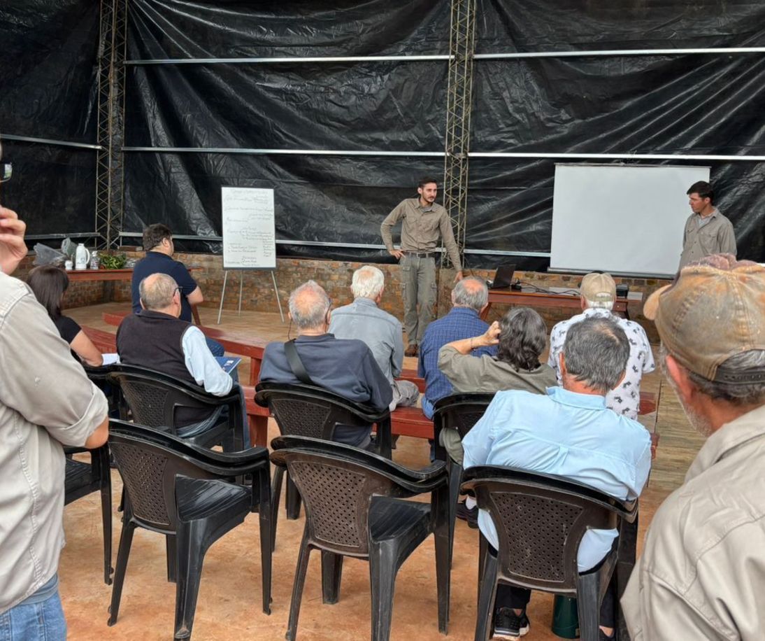 Imagen de Capacitaci&oacute;n del SEY sobre plagas y enfermedades en yerba mate con productores de Ober&aacute;