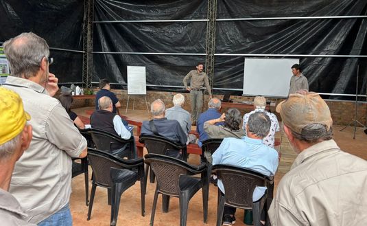 Imagen de Capacitaci&oacute;n del SEY sobre plagas y enfermedades en yerba mate con productores de Ober&aacute;