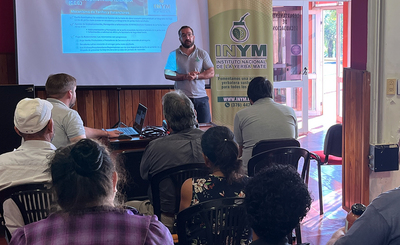 Imagen de Productores de Aristóbulo del Valle recibieron asesoramiento y gestionaron trámites en la Jornada Itinerante del INYM Imagen de Productores de Aristóbulo del Valle recibieron asesoramiento y gestionaron trámites en la Jornada Itinerante del INYM