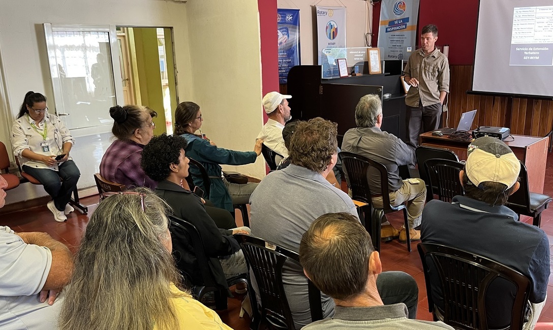 Imagen de Productores de Arist&oacute;bulo del Valle recibieron asesoramiento y gestionaron tr&aacute;mites en la Jornada Itinerante del INYM