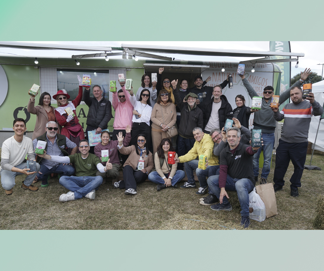 Imagen de Con apoyo del INYM, m&aacute;s de 50 yerbateras ofrecieron sus productos en la Expo Mate 2026, en San Isidro
