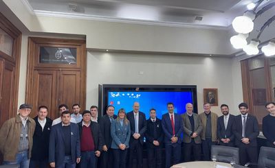 Imagen de Reuni&oacute;n con el Ministro de Desregulaci&oacute;n y Transformaci&oacute;n del Estado, y el Secretario de Agricultura, Ganader&iacute;a y Pesca de la Naci&oacute;n